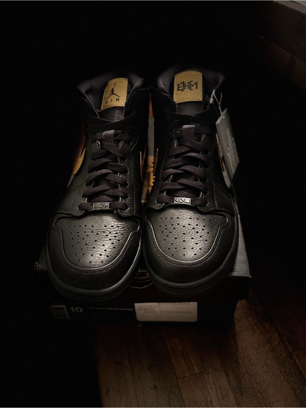 NIB Nike Air Jordan 1 High Retro BHM 2017 MENS 10 Black/Gold